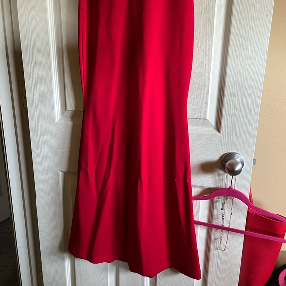 Windsor Red Gown - Picture 4 of 6